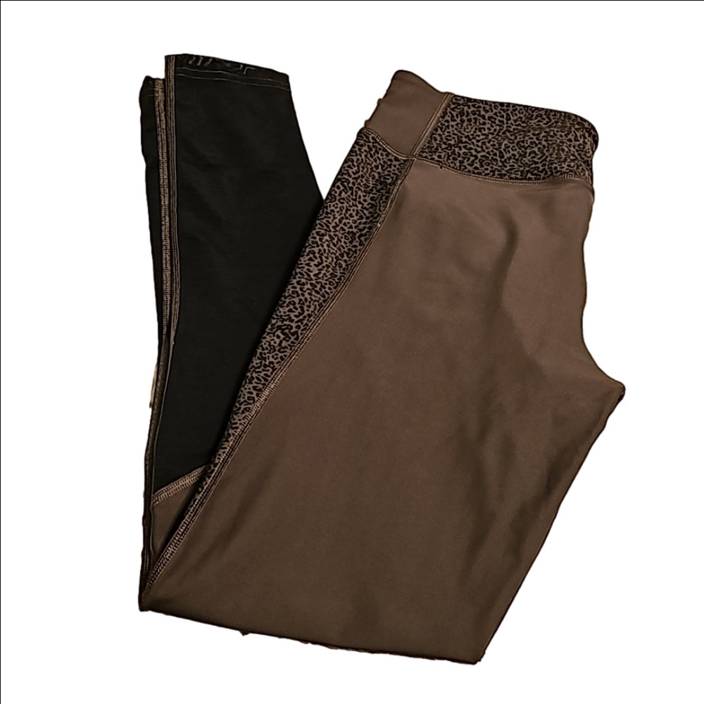 Hurley womans large legging block print and solid with mesh panel on leg very go